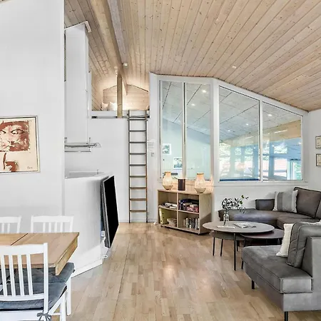 In Vaeggerlose With Sauna Feriehus